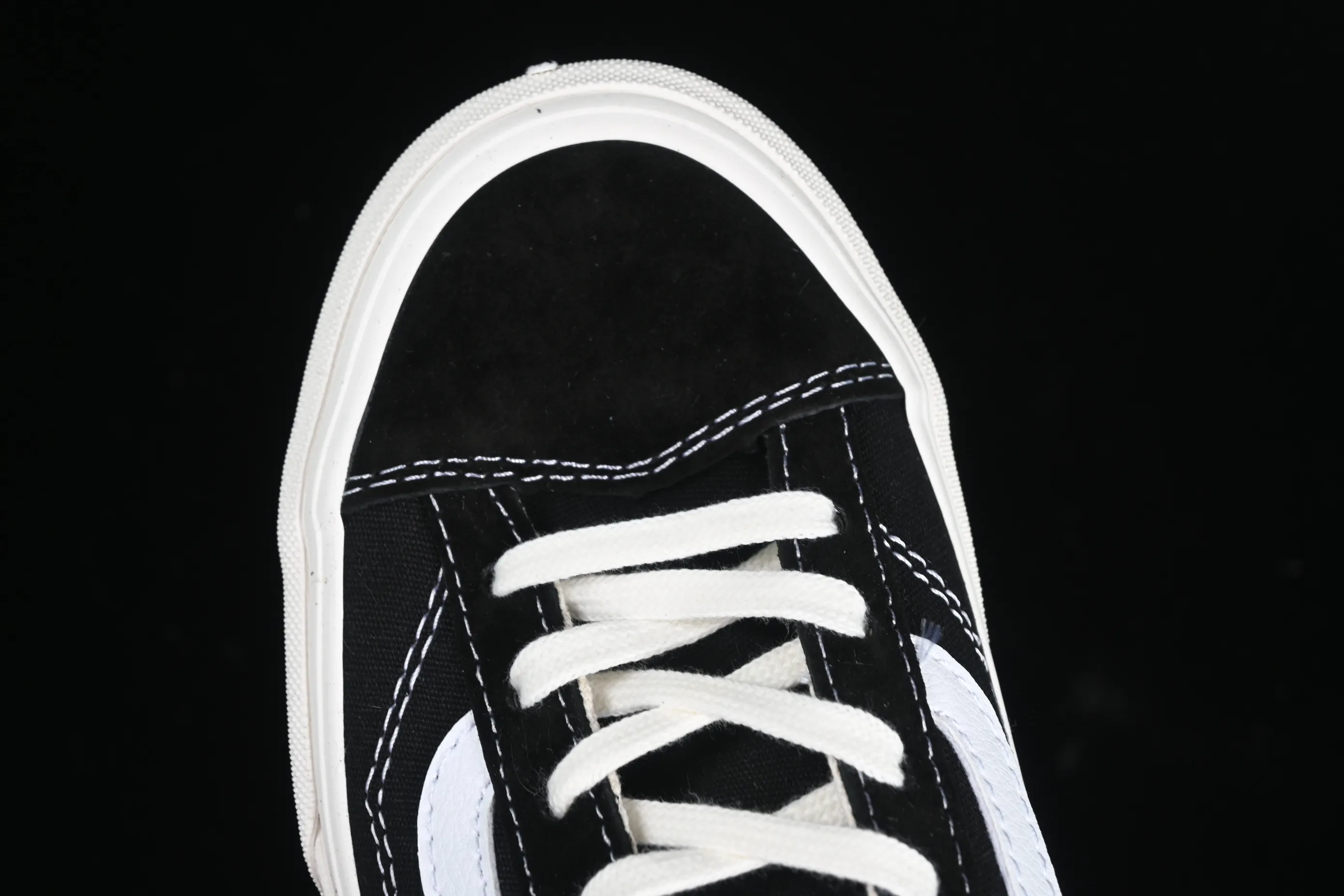 All categories Vans Vans series Vans Hi Vans high-top Vans Clash The Wall Vans fashion high-top casual sneakers VN000CNKBA2